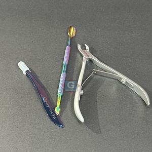 Grayrocks – ensemble de coupe-ongles 3 en 1, outils de manucure en acier inoxydable avec pincettes et poussoir à cuticules, style classique - Product Image 1