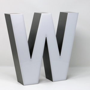 ป้ายโรงแรมหรูหราทรงเสาสูงสีทอง พร้อมบริ<span class=keywords><strong>ก</strong></span>ารเช็คเอาท์ด่วน ตัวอักษรเรืองแสง 3 มิติ แบบตั้งพื้น ใช้เป็นป้ายบอกทาง - Product Image 5