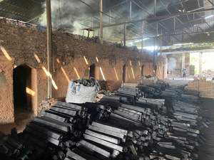 Briquetas de Carbón Cuadradas de Primera Calidad, Estilo Vietnamita, Hechas a Máquina, 91.3% de Carbono, 7000-8000kcal/kg, para Uso Industrial y en Restaurantes - Product Image 2