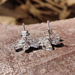Boucles d'oreilles clous papillon en moissanite, grappe florale scintillante, bijoux élégants pour femme, cadeau de mariage, de mariée, de déclaration, de luxe pour elle - Product Image 3