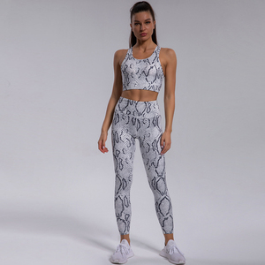 ชุดออกกำลังกายผู้หญิง เสื้อโยคะสีพื้นไร้ตะเข็บ แขนยาว เสื้อครอปออกกำลังกาย แห้งเร็ว ระบายอากาศ ชุดโยคะ - Product Image 3