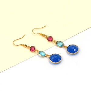 Boucles d'oreilles pendantes bohèmes à fleurs multi-gemmes en calcédoine bleue encre, topaze bleue et fuchsia rose |   Bague sertie à la main en or 18 carats - Product Image 3