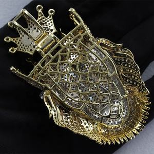 Corona Lion Head King Charm Iced Out Hiphop Jewelry 18K Chapado en oro VVS Moissanite Diamond Nuevo diseño Colgante para hombres - Product Image 3