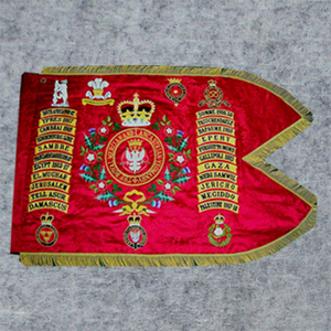 Drapeau brodé personnalisé, bannière en tissu suspendue sur mesure pour la décoration et la présentation des fanfares et des défilés - Product Image 1