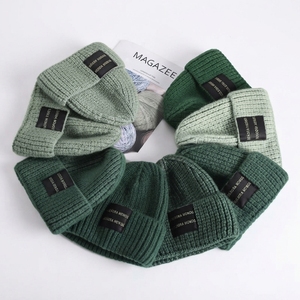 Bonnet côtelé premium pour homme avec logo brodé personnalisé, bonnet d'hiver en tricot à revers, marque privée, vente en gros de couvre-chefs - Product Image 5