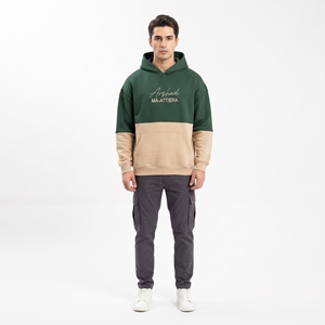 Sweat à capuche homme vert et beige colorblock avec détail de manches à clous décoratifs, poche kangourou, pull streetwear personnalisé OEM ODM - Product Image 6