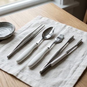 Ensemble d'ustensiles en acier inoxydable, 5 pièces, avec poignées blanches, outils de service lavables au lave-vaisselle pour le service alimentaire professionnel - Product Image 6