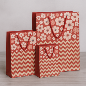 Bolsas de Regalo de PP Esmerilado en Stock con Asas Redondas Elegantes, Solución de Empaque para Bodas y Eventos - Product Image 1