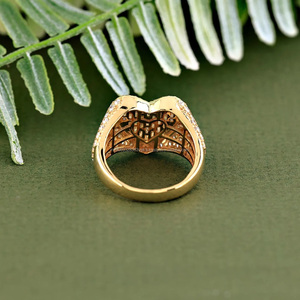 Anillo de Moissanita Baguette con Engaste de Racimo en Plata de Ley 925 Bañada en Rodio, Regalo para Él en Aniversario de Boda o Compromiso - Product Image 3