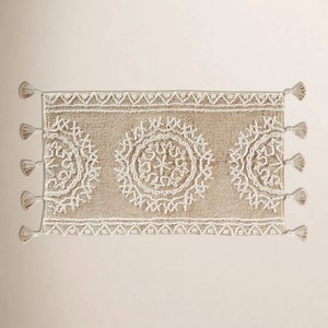Tapis de bain rectangulaire en coton brodé style bohème, motif médaillon, bordure à pompons, lavable en machine, décoration intérieure - Product Image 1