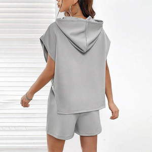 Ensemble 2 pièces personnalisé avec logo pour femme : sweat à capuche marron à manches longues et short tricoté de couleur unie - Product Image 2