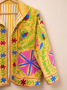 Chaqueta Bomber Suzani Verde Menta Hecha a Mano MONIT MARKETING, Bordada a Mano con Diseño Floral Boho, 100% Algodón, Otoño/Invierno - Product Image 4