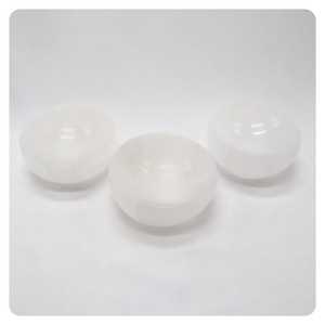 Tazón pequeño redondo tallado a mano de yeso de selenita natural de calidad superior para la curación de la meditación de la decoración del hogar a granel - Product Image 4