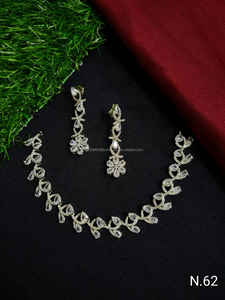 Classic American Diamond Bridal Jewelry <b>Set</b> Two-Piece Necklace and Earrings for Wedding Fashionable Classic Style - Product Image 3