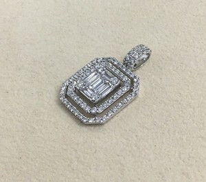 Collier pendentif double halo en diamant naturel rond et baguette 1,43 carats pour femme, en argent sterling plaqué or, serti à griffes, tendance - Product Image 4