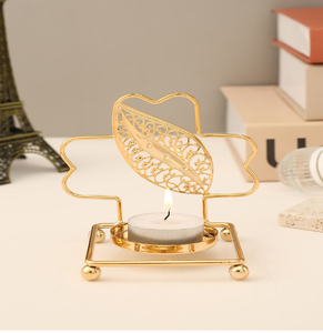 Présentoir à bougies contemporain pour trois bougies avec des cadres circulaires et carrés. Base en marbre chic, disponible à prix de gros. - Product Image 4