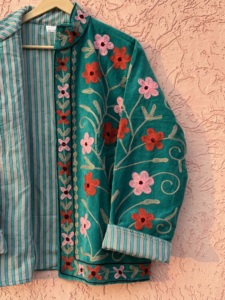 Chaqueta Bomber de Invierno Abierta, Hecha a Mano, de Lona de Pato con Diseño Floral Suzani, 100% Algodón, Ecológica, Reversible, Informal, para Otoño - Product Image 4