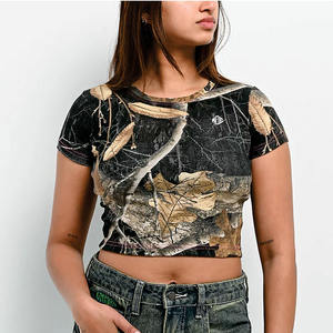 T-shirts courts côtelés camouflage à faible MOQ, coupe ajustée, manches courtes, style streetwear, tissu extensible, fabrication OEM de t-shirts pour femmes - Product Image 3