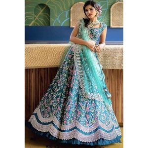 Lehenga choli ผ้าซาตินดีไซเนอร์พร้อมท้องฟ้าสีฟ้า dupatta - Product Image 1