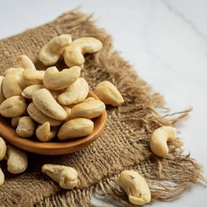 Nueces de Anacardo Tostadas y Saladas W320 de Vietnam a Granel, con Cáscara, Grado de Exportación OEM ODM, Empacadas al Vacío - Product Image 4