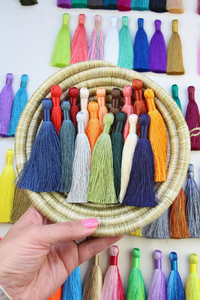 Borlas de Seda para Joyería de 3.5 Pulgadas para Collares y Pendientes, Borlas Sedosas Hechas a Mano, Proveedor de Borlas, Colores Personalizados a Elección - Product Image 6