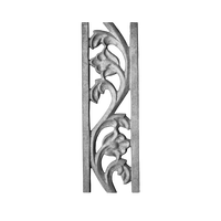 Élément de balustrade en fonte vintage orné avec de magnifiques motifs floraux et de courbes pour l'architecture des rampes