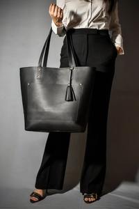 กระเป๋าถือสะพายไหล่หนังแท้ทำมือสำหรับผู้หญิง ดีไซน์หรูหรา พร้อมซิปปิด รุ่น LTB-0281 - Product Image 2