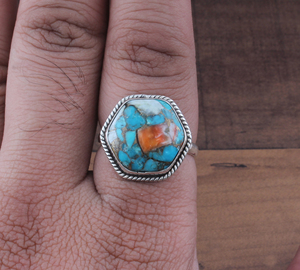 Bague en argent sterling classique avec pierre précieuse rectangulaire en turquoise naturelle et cuivre, sertie clos, vente en gros pour fêtes - Product Image 4