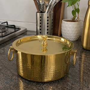 Olla de Latón Forjado Artesanal con Tapa y Asas de Anillo, 2.5L, Cacerola Tradicional Handi para Cocina, Ideal para Hoteles y Restaurantes - Product Image 3