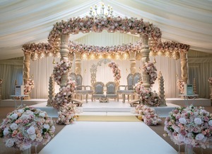 Mandap de madera tallado de lujo para bodas gujarati, diseños de Lagna Vedika, Mandapam para bodas del sur de Asia, Mandap Madhurima, Sydney - Product Image 2