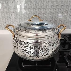 Exportador indio de sartenes metálicas de diseño clásico para encimeras de cocina domésticas y tareas culinarias con calidad y precio de exportación. - Product Image 1