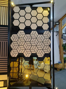 Panneaux muraux hexagonaux décoratifs de luxe en bois massif MDF insonorisés à suspendre pour la maison, le bureau, la chambre, les hôtels, les villas, les meubles - Product Image 4