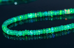 Perles de rondelle lisses d'opale éthiopienne verte 3-5mm perles d'opale de feu naturelle pour la fabrication de bijoux - Product Image 4