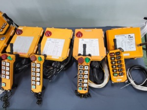 รีโมทคอนโทรลวิทยุอุตสาหกรรม F24-6S ยี่ห้อ CMK ระยะ 100 เมตร 9 คำสั่ง IP65 สีแดง AC440V ใยแก้ว PA/ABS 100% - Product Image 6