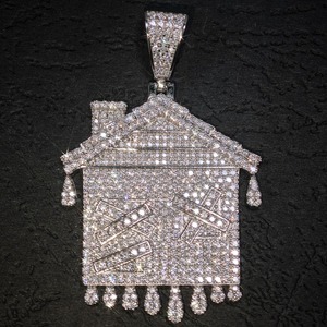 จี้เพชรโมอิสซาไนต์คุณภาพสูง ดีไซน์สร้างสรรค์ สไตล์ฮิปฮอป เงินแท้ประดับเพชรโมอิสซาไนต์ VVS ระยิบระยับ แบบ Trap House - Product Image 1