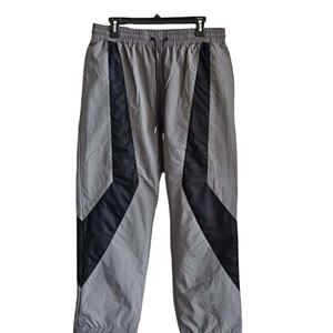 Conjunto Deportivo Personalizado de Malla de Poliéster con Parches, Chaqueta Cortavientos de Nailon, Pantalones Deportivos, Chaqueta Cortavientos con Cremallera para Hombre 2026 - Product Image 5