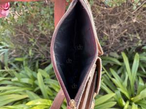 กระเป๋าหนังแท้ดีไซน์เฉพาะตัว กระเป๋าสะพายไหล่สุดเก๋ ทันสมัย เหมาะสำหรับการเดินทาง  กระเป๋าถือขนสัตว์อย่างดี  ใช้งานง่าย พร้อมสายคาดเอว - Product Image 6