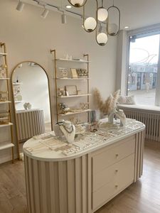 Présentoir Moderne en Bois pour Bracelets, Ensemble de 4 Pièces, Montage Facile pour Magasin de Bijoux - Product Image 5
