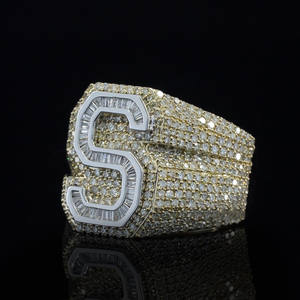 Anillo con Inicial de Diamante Moissanite Corte Baguette y Redondo, Estilo Hip Hop, Plata de Ley 925, Regalos de Aniversario, Compromiso y Boda - Product Image 2