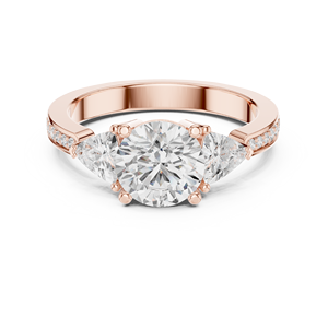 Anillo de Compromiso con Diamante Moissanite Redondo y Piedras Laterales en Forma de Trillón, Chapado en Oro Rosa sobre Plata de Ley, Anillo de Tres Piedras - Product Image 1