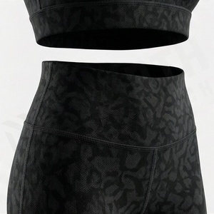 ชุดออกกำลังกายเอวสูงไร้รอยต่อ ไซส์ใหญ่ เสื้อผ้าโยคะกันน้ำ แฟชั่นสปอร์ตบรา ชุดออกกำลังกายวิ่งเทรนนิ่งรัดรูป - Product Image 5