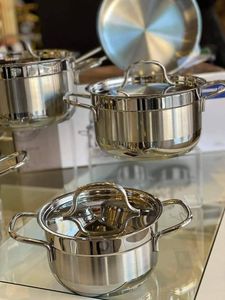 Plat de service traditionnel en laiton avec couvercle, vaisselle en métal pour la cuisine et la restauration - Product Image 5