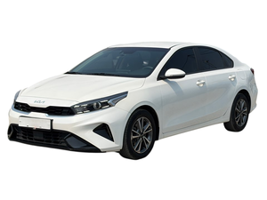 K3 Forte Clean White, berline coréenne d'occasion 2022, économique, durable, essence, automatique, quatre portes, idéale pour les trajets quotidiens - Product Image 1