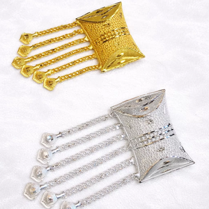 Peineta de Pelo Vintage Chapada en Oro Hecha a Mano, Ecológica, Impermeable, Elegante y a la Moda, con Carcasa de Aleación, Mini Piedras Rojas, Flores, Animales y Borlas - Product Image 1