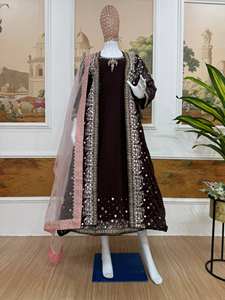 Conjunto de Salwar Amarillo de Diseñador con Dupatta, Vestido de Fiesta de Invierno con Bordado Intenso para Mujer - Product Image 2