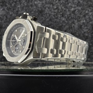 นาฬิกาข้อมือผู้ชายอัตโนมัติ สไตล์ฮิปฮอป สายสแตนเลส ประดับคริสตัลแซฟไฟร์สังเคราะห์สุดหรู พร้อมสายขนาด 16 มม. และหน้าปัดแบบเข็ม - Product Image 4