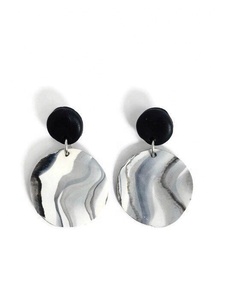 Modernos Pendientes Colgantes de Resina Artesanal con Diseño de Hadas, Hechos a Mano, Color Personalizado, Estilo Artístico, de Artizon Studio - Product Image 3