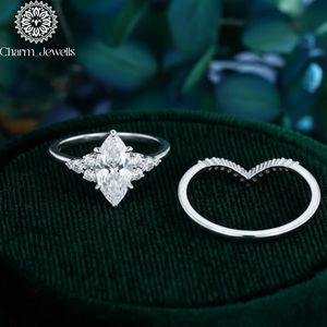 Bague de fiançailles classique pour femme Charm Jewells, trois pierres en moissanite taille coussin, monture à griffes en argent 18 carats, certifiée IGI, 3g - Product Image 5