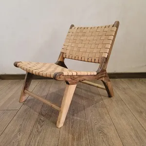 Chaise de salle à manger marocaine contemporaine faite à la main, siège en cuir tressé, structure en bois massif, mobilier artisanal pour appartement - Product Image 1