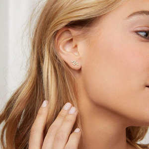 Boucles d'oreilles clous en argent sterling 925 de luxe avec moissanite, motif serpent porte-bonheur, bijoux délicats de haute qualité pour mariage et soirée - Product Image 4